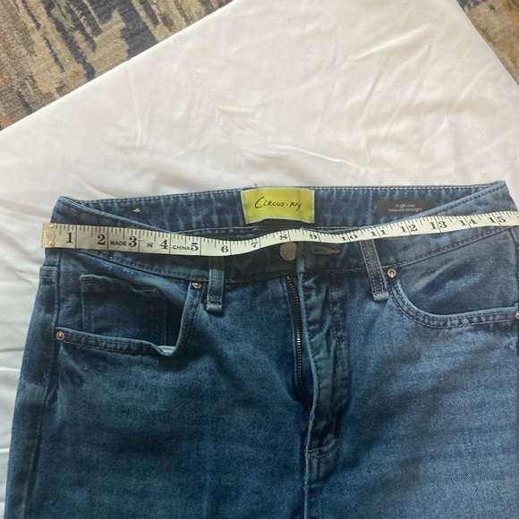 Circus high rise relaxed straight jeans with wide cuff. Size 29. 100%cotton. - Picture 4 of 6